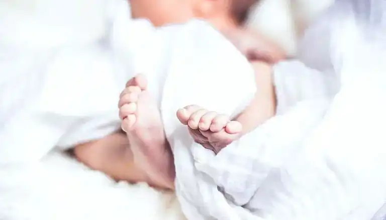 3 Yeni Doğan, Ambulans Uçakla Hayata Tutundu